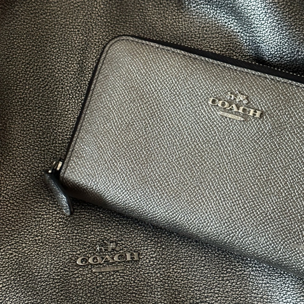 Handbag and wallet - Picture 5 of 8